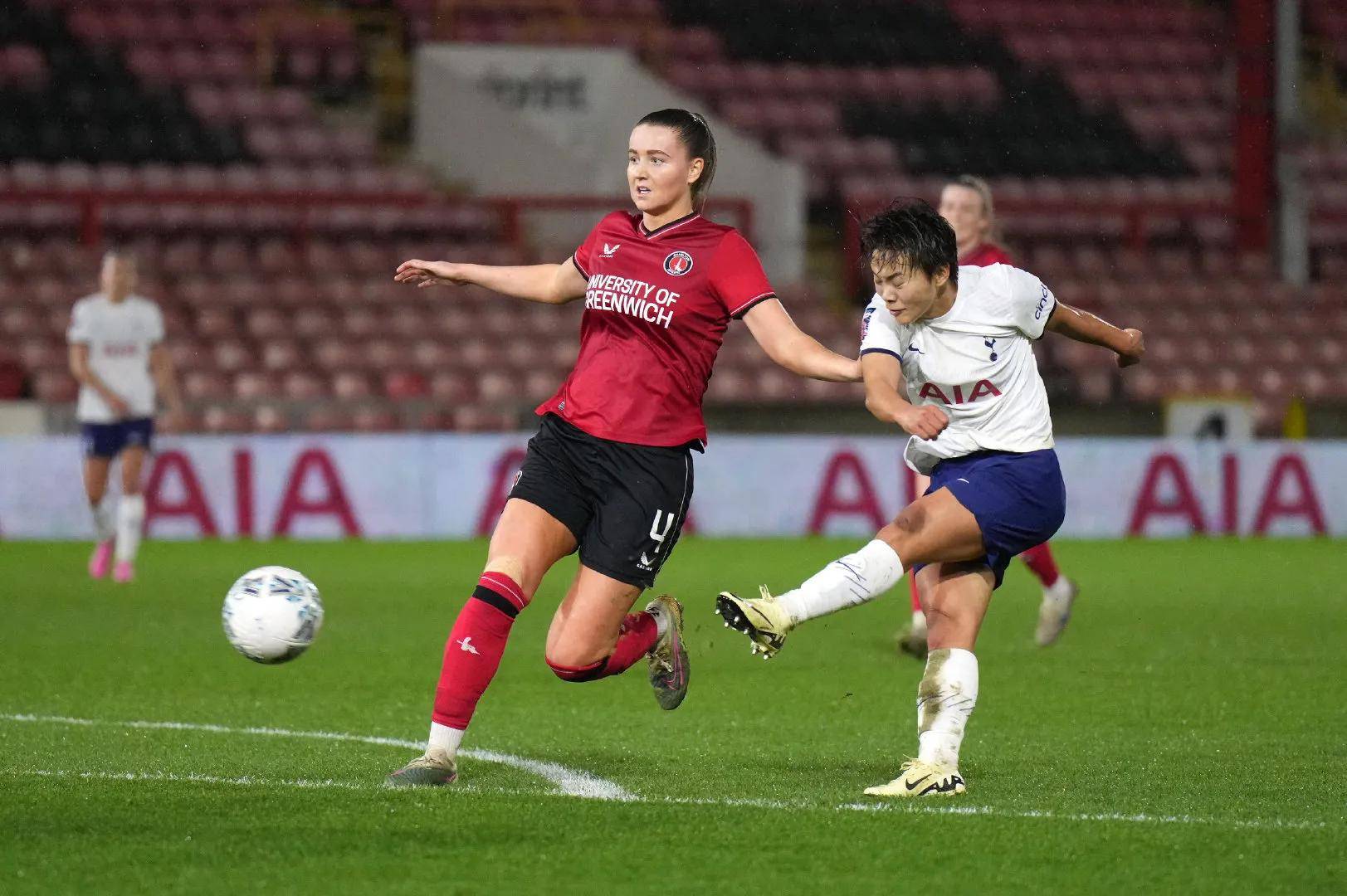 精彩足球比赛：女足职业联赛新冠军悬念的简单介绍