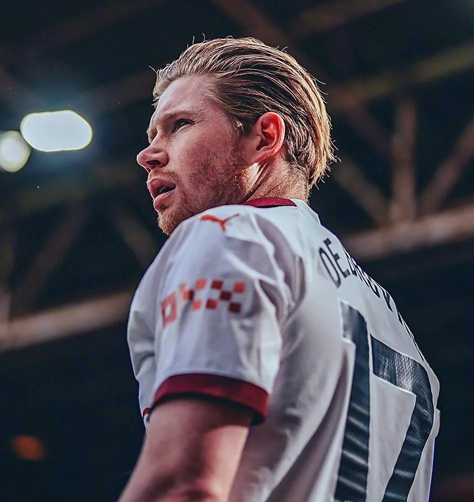 德布劳内回归赛场，精彩发挥首场状态亮眼，巴黎圣日耳曼观众沸腾！